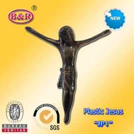 Cruz plástica de Jesus e decoração fúnebre do tamanho 13×15cm do modelo “JP1” do crucifixo